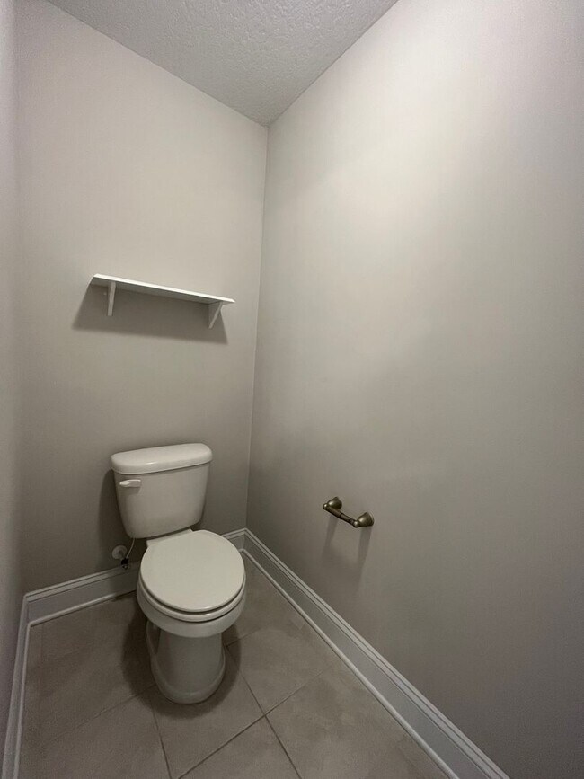 Building Photo - Welcome to Stateside!