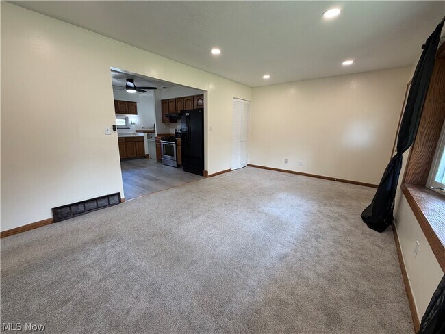 Building Photo - 14316 Parkman Blvd