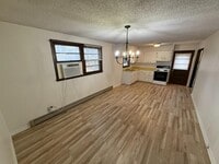Building Photo - 556 Singer Dr
