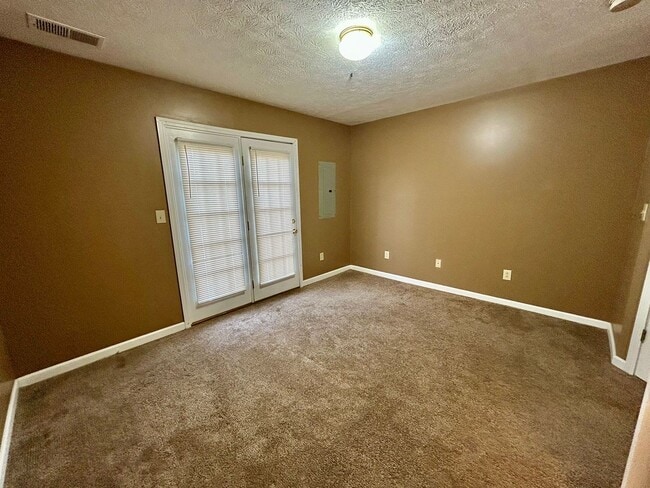 Building Photo - 221 Simba Way