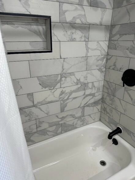 Building Photo - 2636 Acadia St