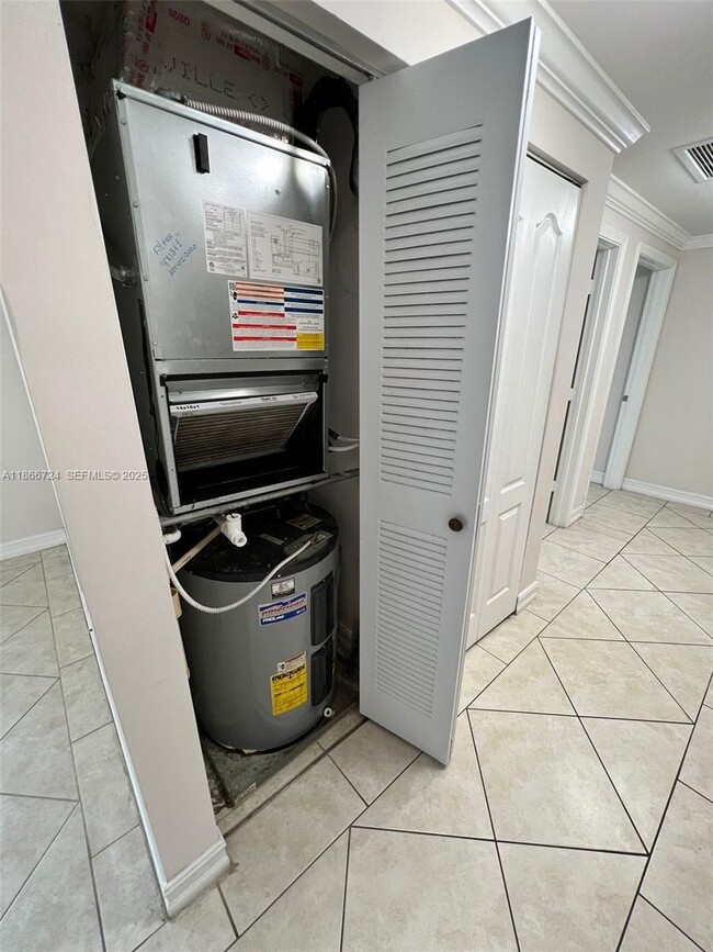 Building Photo - 117 NW 42nd Ave