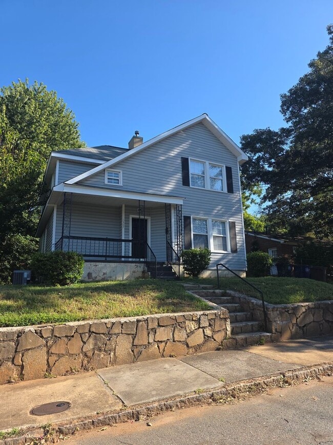 Primary Photo - 1307 E. Second Street