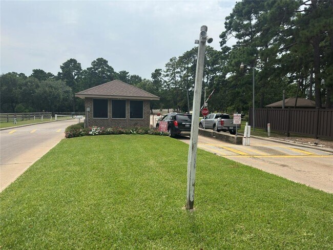 Building Photo - 12830 Point Aquarius Blvd