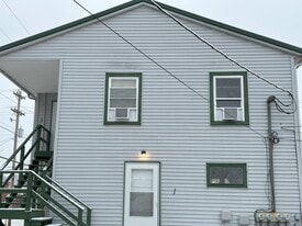 Building Photo - 335 W State St