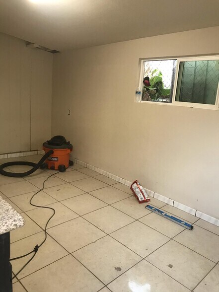 Building Photo - 1781 N Stanton Plz