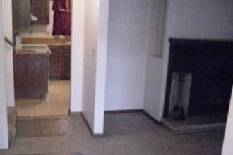 Building Photo - 1402 Heuss Ave