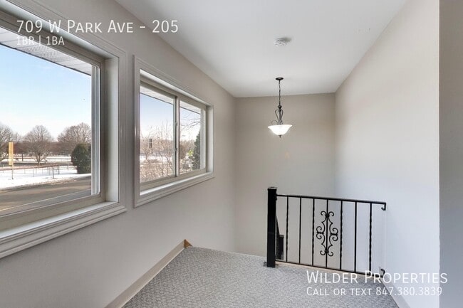 Building Photo - 709 W Park Ave