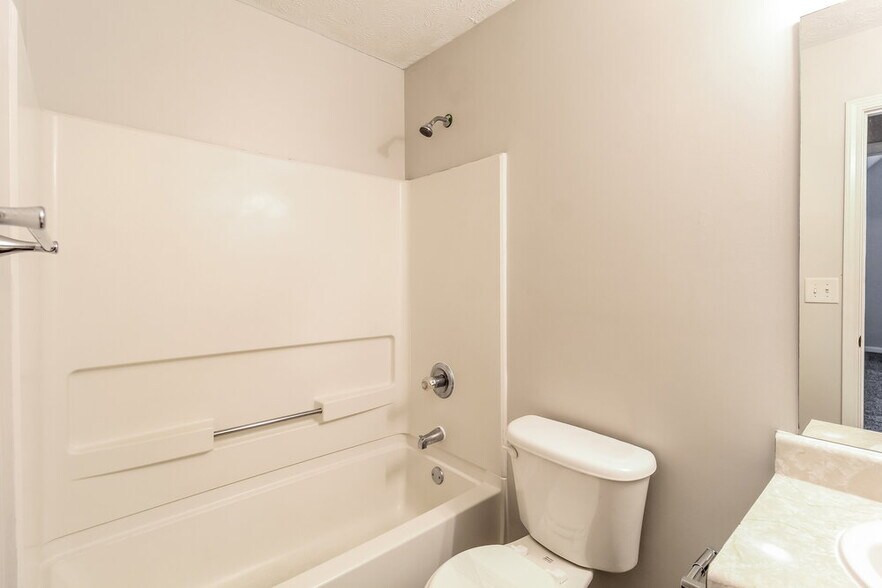 Building Photo - 670 Compton Ln