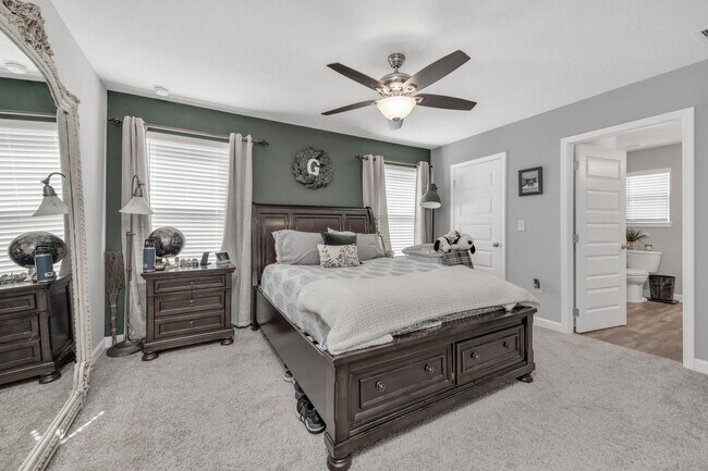 Building Photo - 3 bedrooms 2 bathrooms