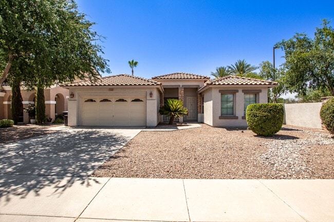 Building Photo - Must See 4 Bedroom Home near San Tan Mall