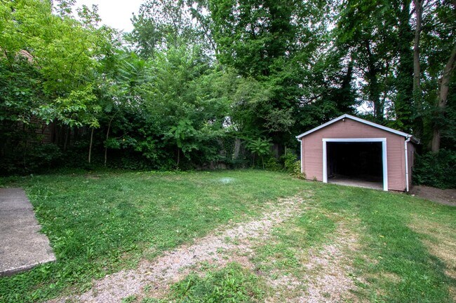 Building Photo - 2212 Snyder Ave NE