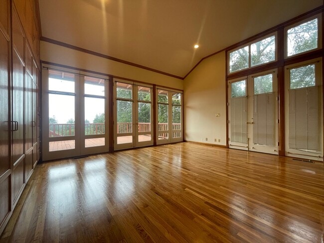 Building Photo - 15480 Peach Hill Rd