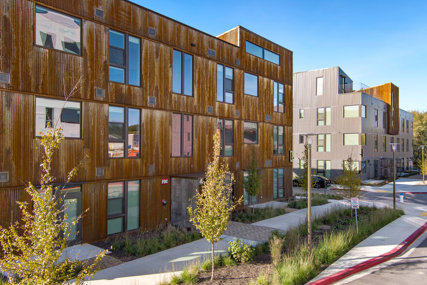 Primary Photo - South Yard Lofts