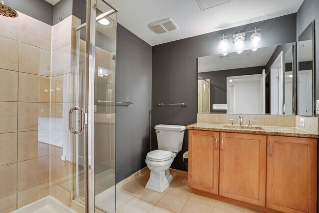 Building Photo - Sun-Drenched 1BR Condo with Rooftop Pool & Parking in Heart of Ballston