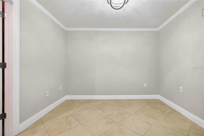 Building Photo - 450 Knights Run Ave