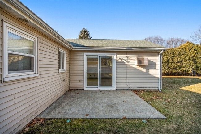 Building Photo - 8 Stanley St