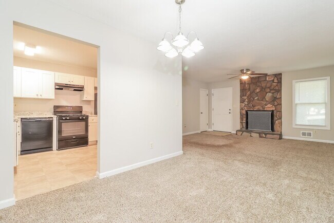 Building Photo - 3797 Kathryn Dr SW