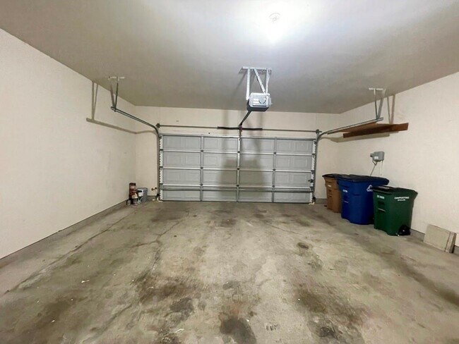 Building Photo - 9432 Castle Pines Dr