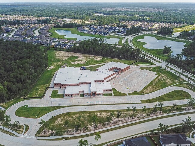 Building Photo - 28156 Graywood Dr