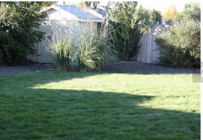 Primary Photo - Nice home in great neighborhood