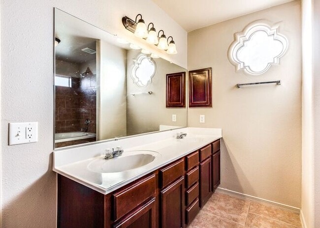 Building Photo - Charming 3 bedroom, 2 bathroom home for rent