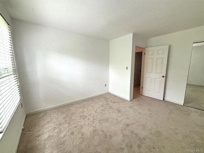 Building Photo - 504 Continental Dr