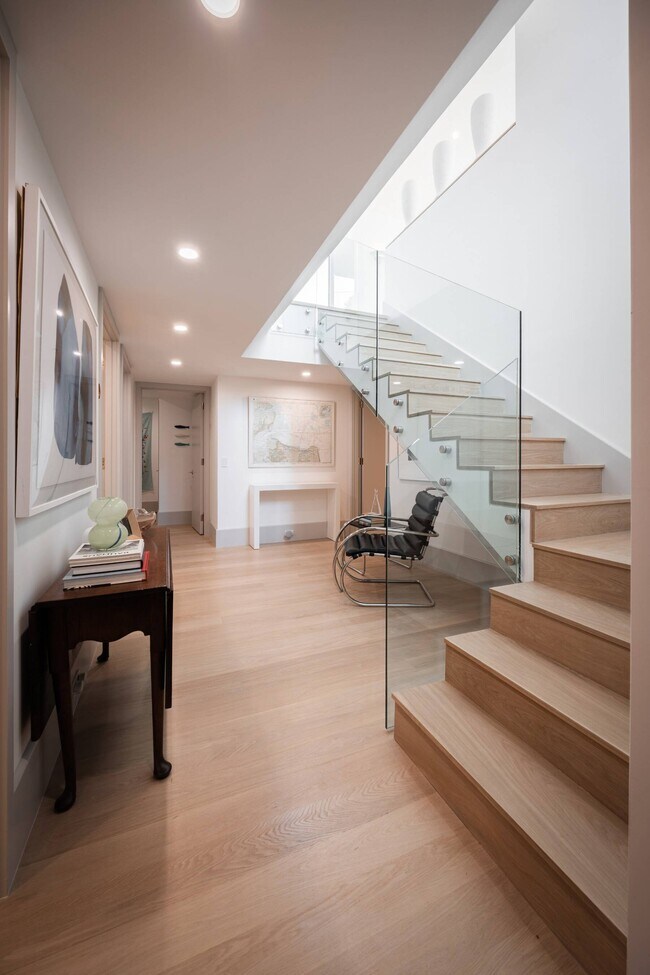 Building Photo - 492 Abrahams Path