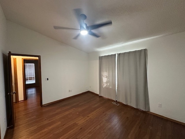 Building Photo - 13909 Fairhill Ave