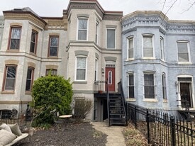 Building Photo - 1122 K St NE