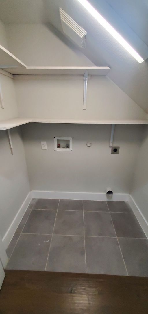 Building Photo - Energy Efficient Urban Townhome w/ Open Floorplan, Gourmet Kitchen, Rooftop Patio, & Exall Park N...