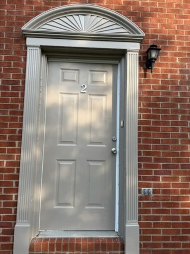 Building Photo - 306 McDougal Ave
