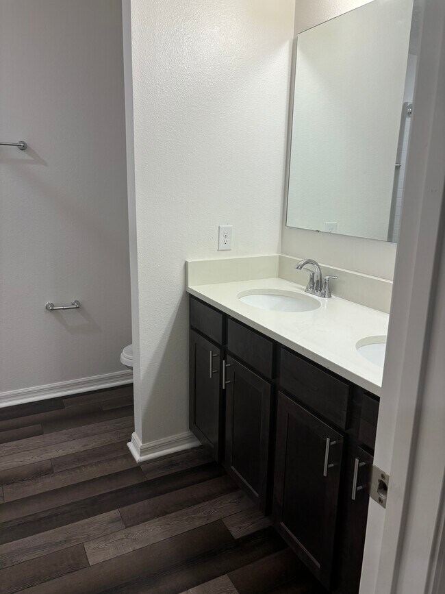 Building Photo - 2816 Westwood Ave