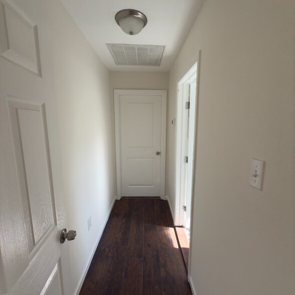 Building Photo - 1622 Farragut St