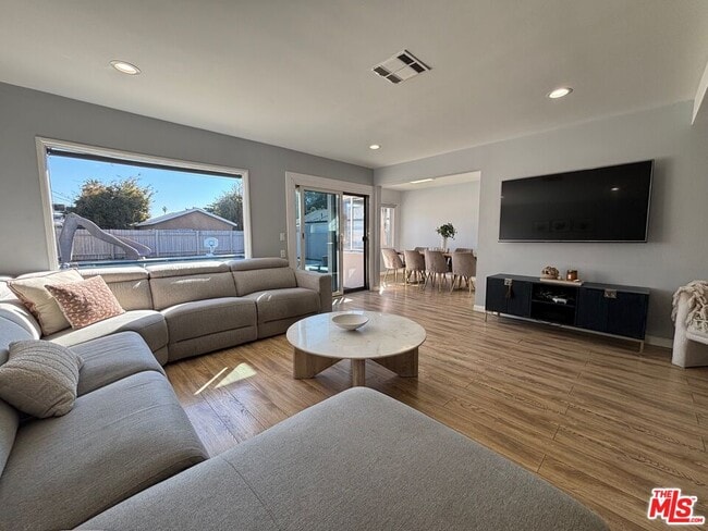 Building Photo - 10148 Gothic Ave