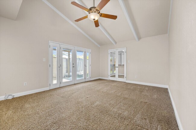 Building Photo - 605 N El Rio Dr