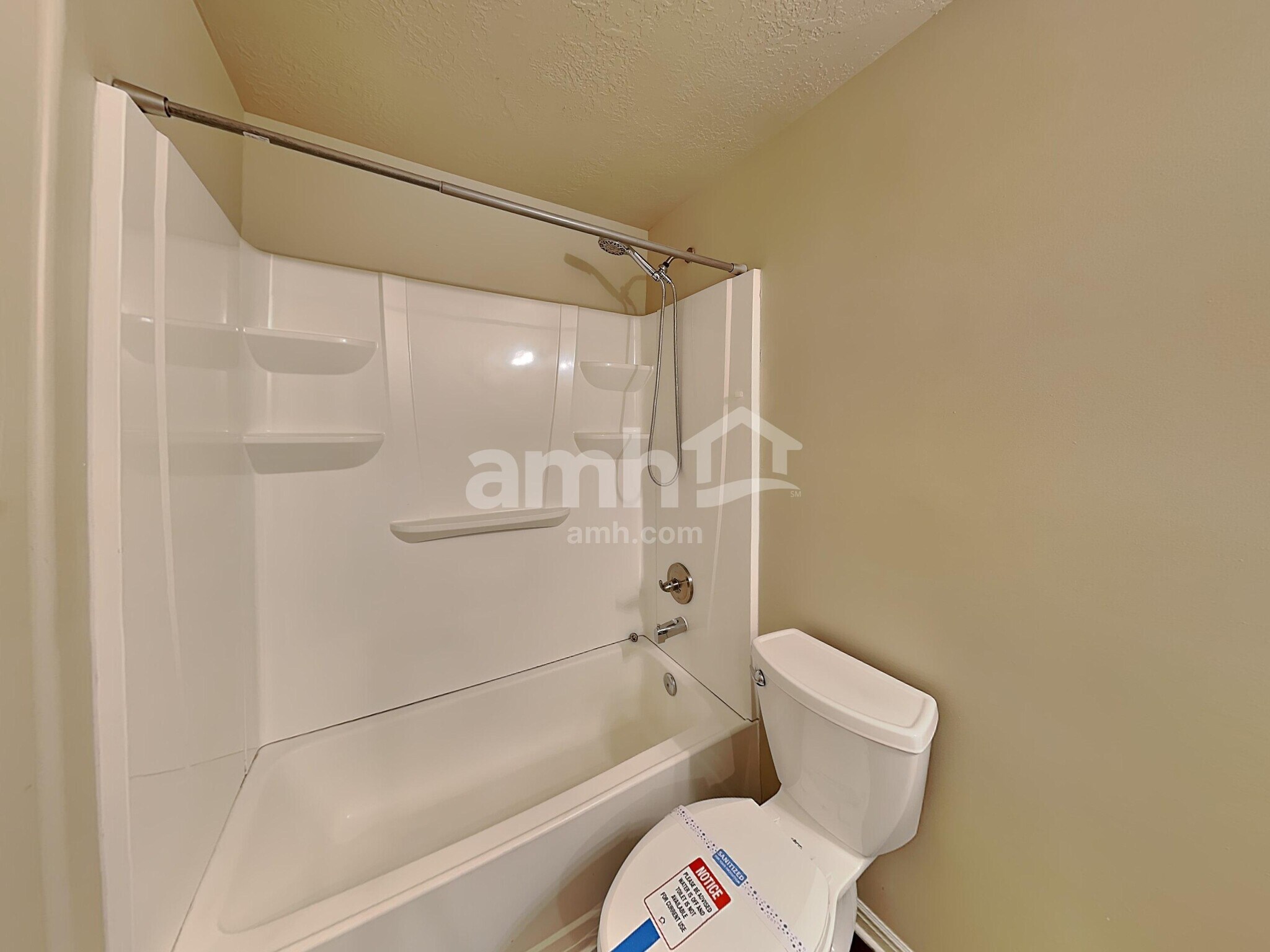 Building Photo - 32 E 2200 S