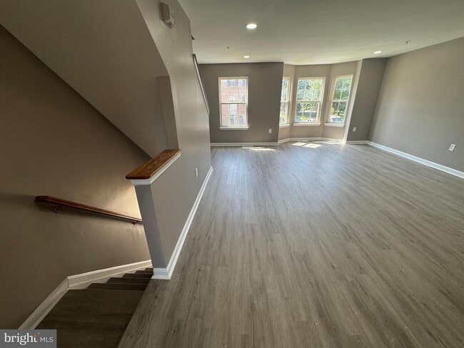 Building Photo - 8216 Dellwood Ct