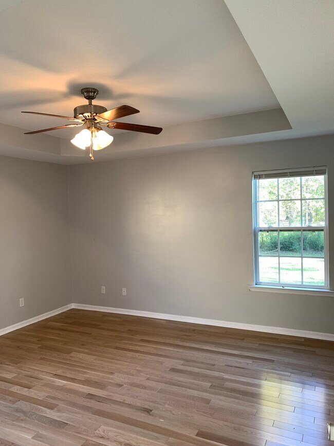 Building Photo - 124 Headlyn Drive