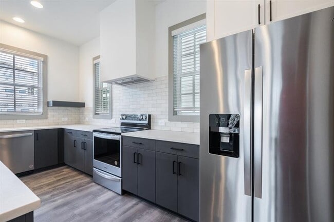 Building Photo - 42 Becker Pl NW