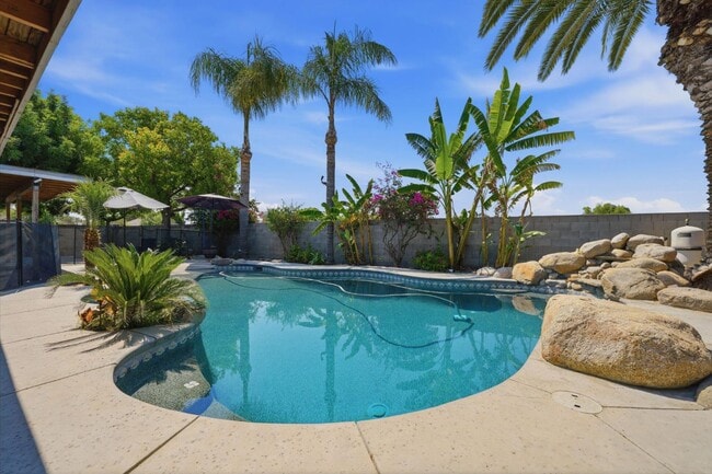 Building Photo - 3006 Mission Dr