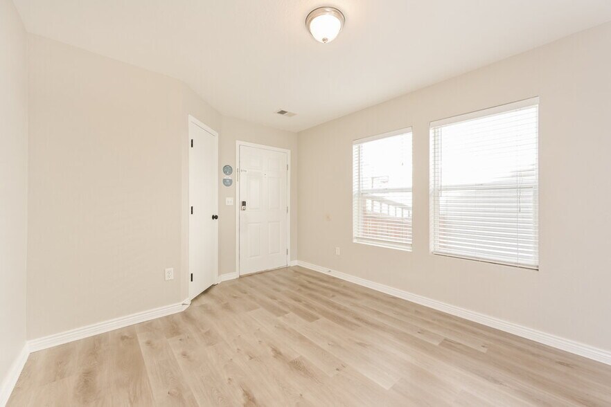Building Photo - 2352 Quartz St