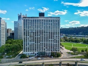 Building Photo - 320 Fort Duquesne Blvd
