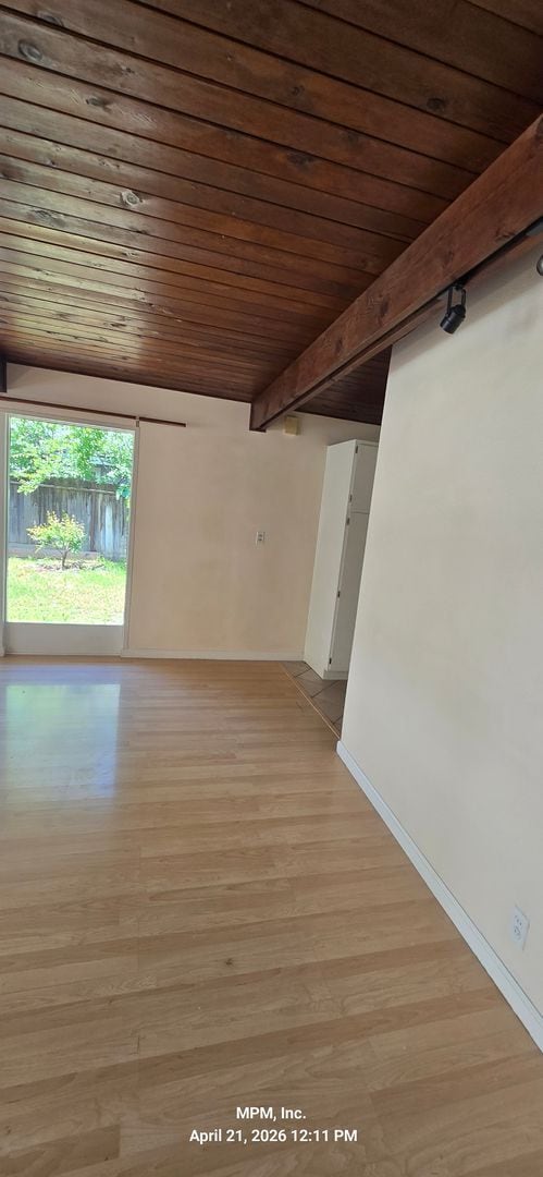 Building Photo - 3 bedroom 2 bath home near schools and shopping