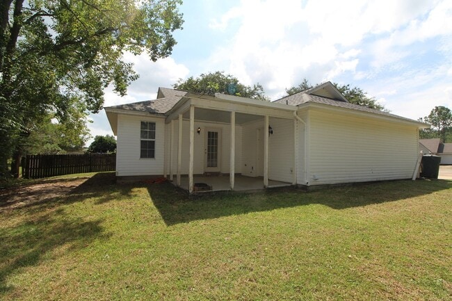 Building Photo - 3BR/2BA Brick Home in Southwest Pensacola ...