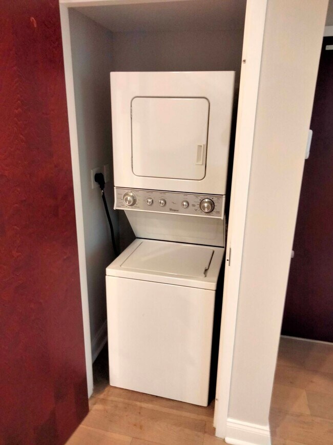 Building Photo - 57 Imlay St