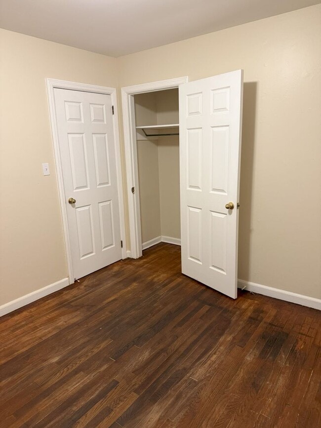 Building Photo - new renovate home