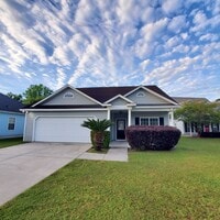 Building Photo - Luxurious and Spacious 3BR/2BA Rental Home...