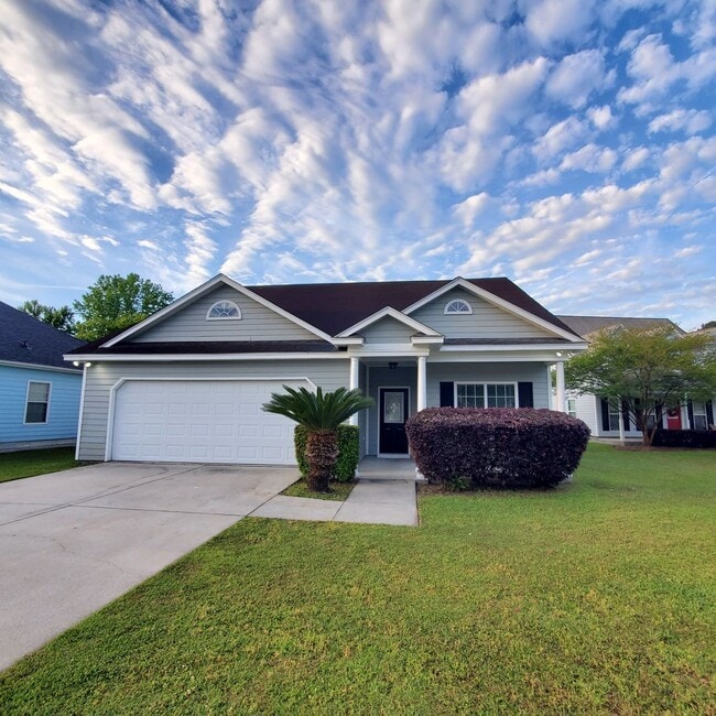 Primary Photo - Luxurious and Spacious 3BR/2BA Rental Home...