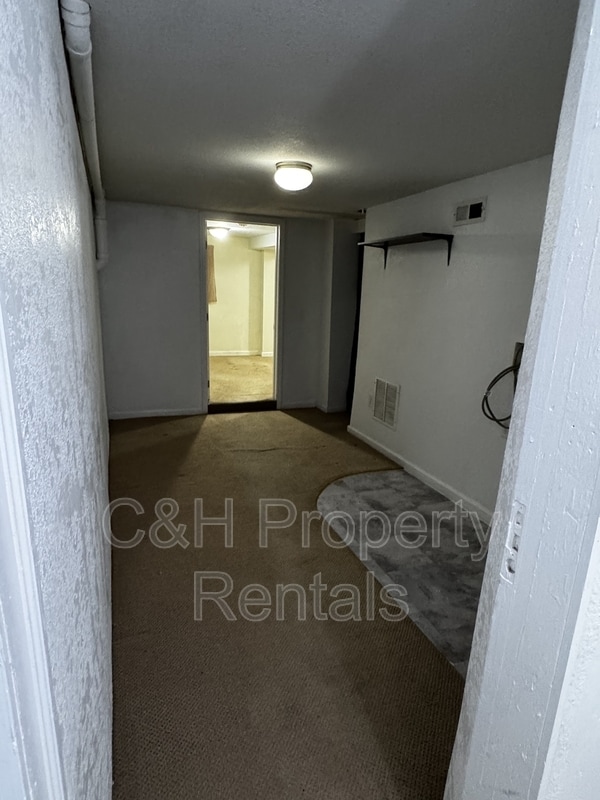 Building Photo - 1230 Broadwater Ave